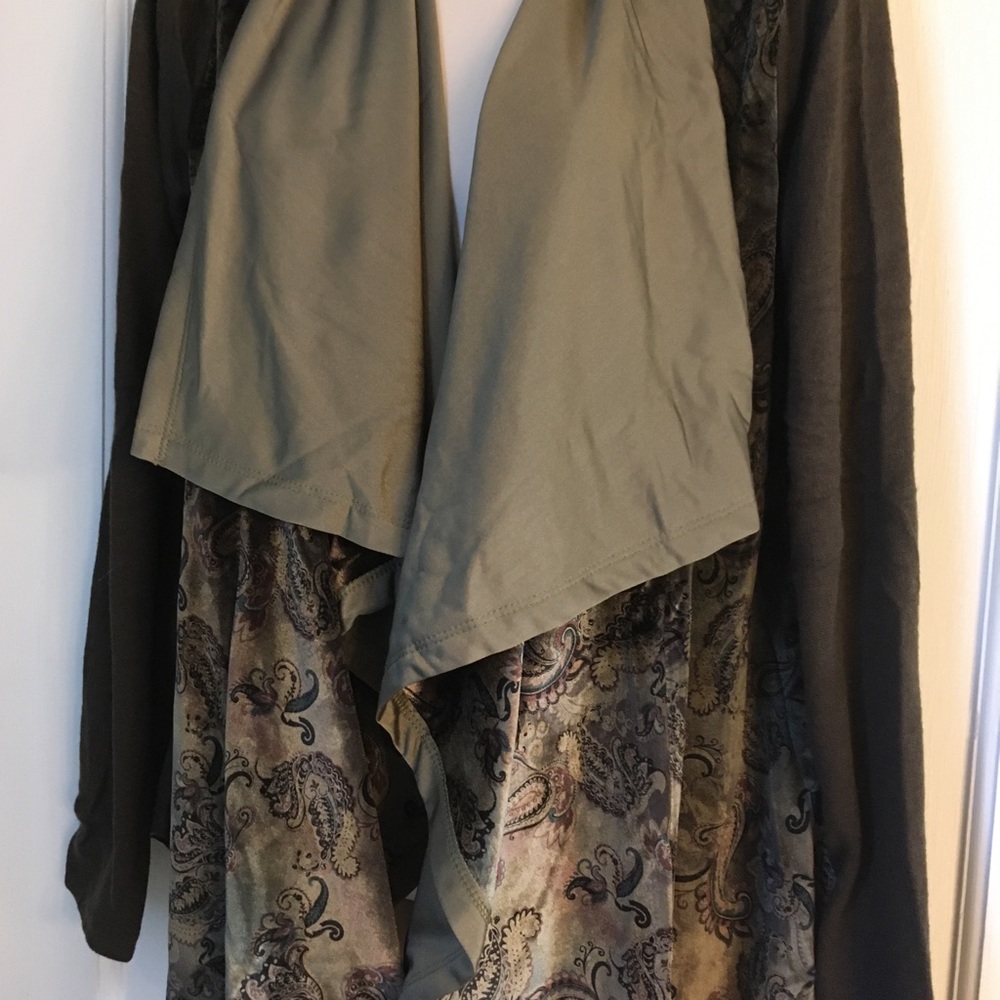 Large light weight jacket size large